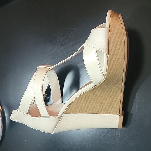 ELLE ELBRIE IVORY WEDGE - Picture 5 of 16